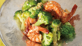 えびとブロッコリーの黒こしょう炒め