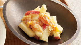 りんごとあんずのごまあえ