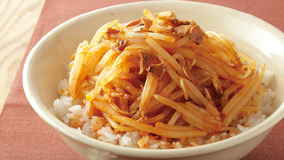 カリカリにんにくのラーユナムル丼