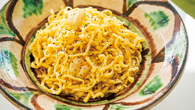 チーズとにんにくの手打ちパスタ