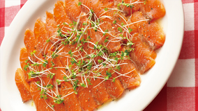 サーモンのハーブカルパッチョ