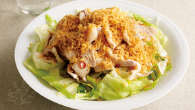 甘酢豚サラダ カリカリパン粉がけ