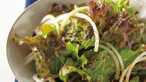 サニーレタスとたまねぎのサラダ