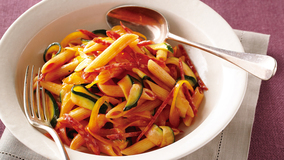 ペンネアラビアータ風サラダ