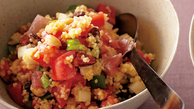 クスクスと角切り野菜のサラダ