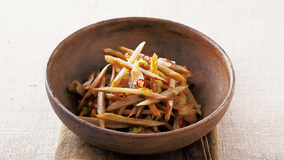 ごぼうと豚バラ、ねぎの塩きんぴら