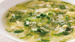 セロリと卵のスープ