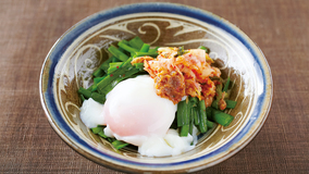 にらとキムチの温泉卵あえ