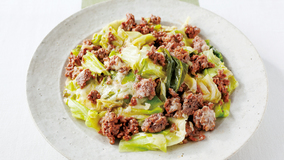 キャベツと合いびき肉のチーズ蒸し