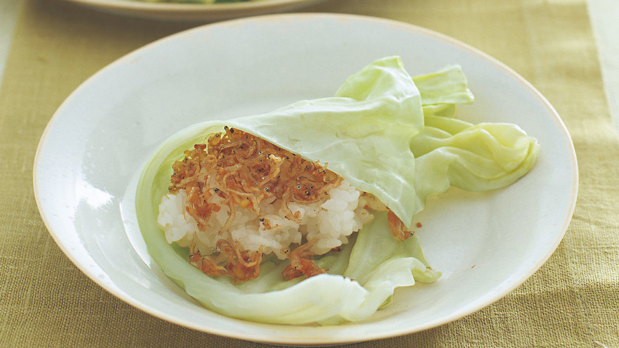 じゃことご飯の春キャベツ包み