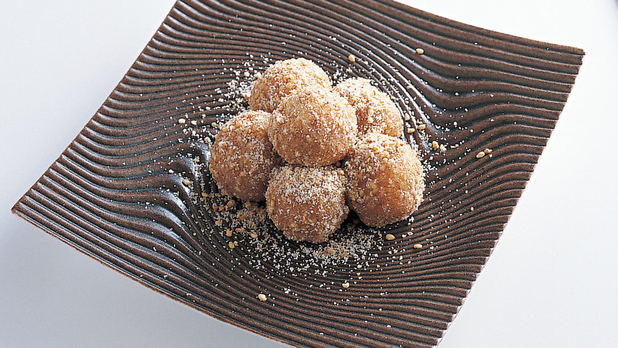 白玉のごままぶしだんご