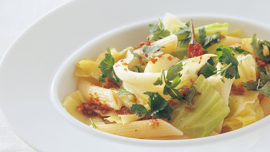 キャベツと新じゃがのアンチョビペンネ