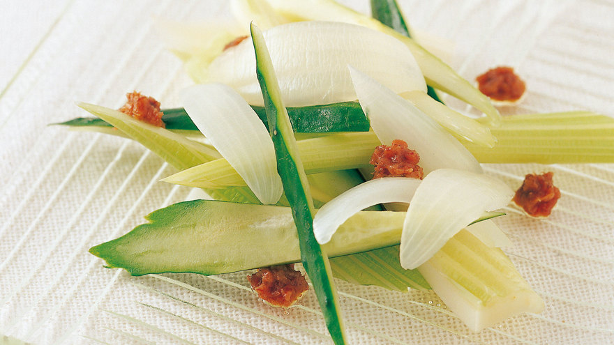 野菜の梅がつお添え