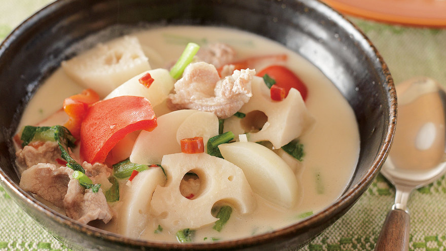 豚肉と根菜のホットココナツカレー
