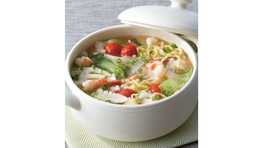 えびと野菜の煮込み麺