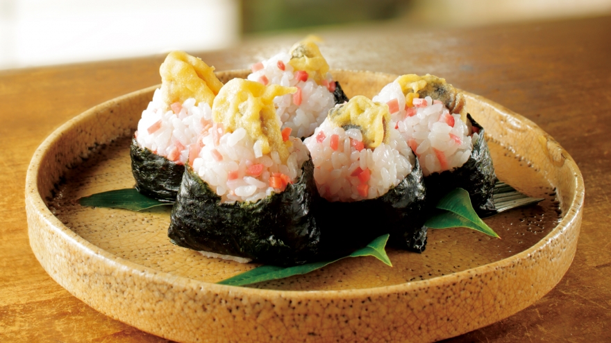 さば天のおにぎり