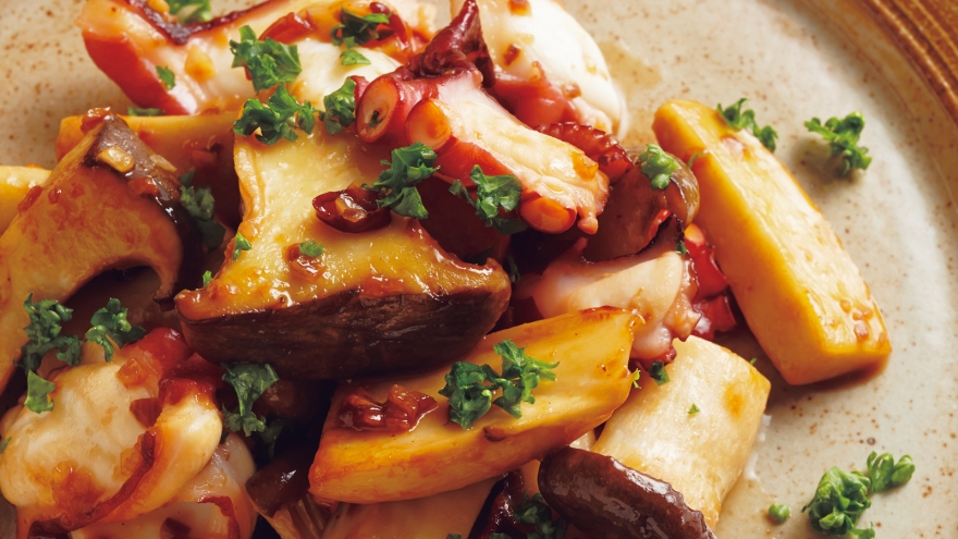 エリンギとたこのピリ辛ソテー