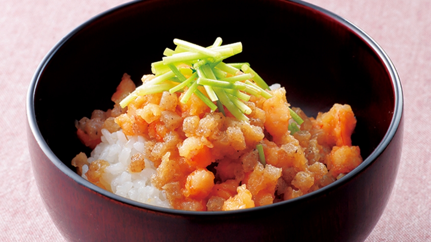 こんにゃくとえびの揚げそぼろ丼