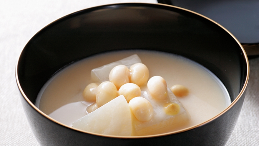 大豆と大根の白みそ仕立て