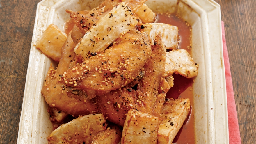 手羽と揚げ大根の名古屋風