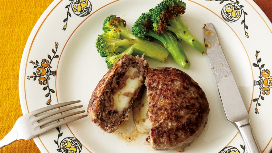 チーズ入りハンバーグ