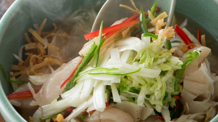 帆立てと白菜のしょうがスープがけ