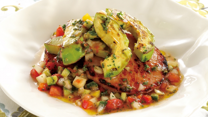 「彩り野菜ソース」でアボカドとハムを