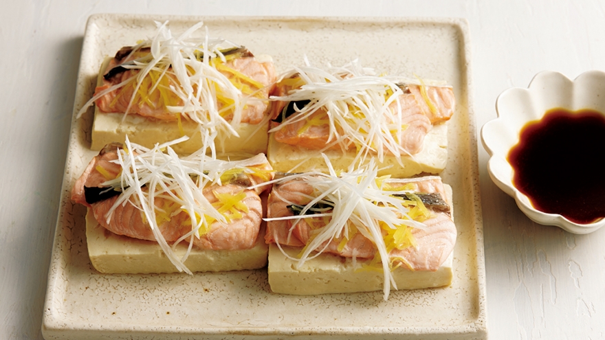 さけの豆腐のせ蒸し