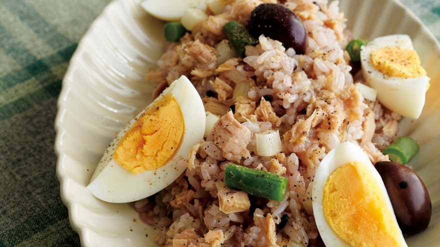 雑穀ライスサラダ