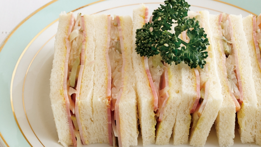 ハムピクルスサンド