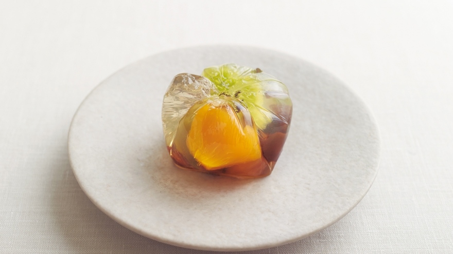 甘納豆入りフルーツかんの茶巾絞り