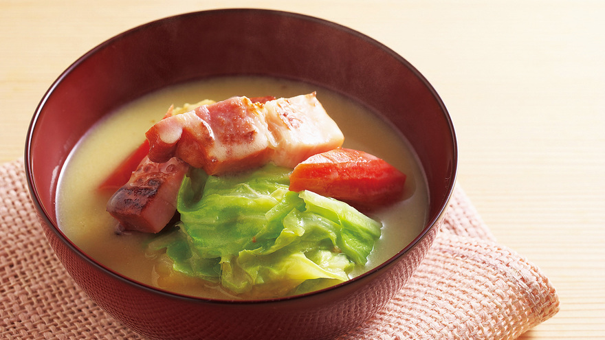 春キャベツとベーコンの白みそ煮