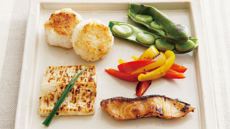 魚とおにぎりの甘酒みそ焼き