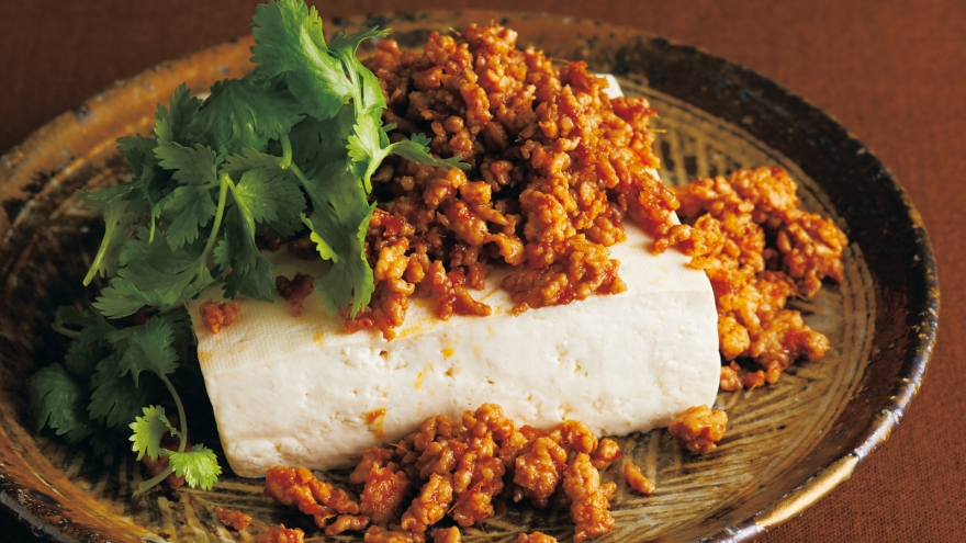 蒸し豆腐のピリ辛そぼろ