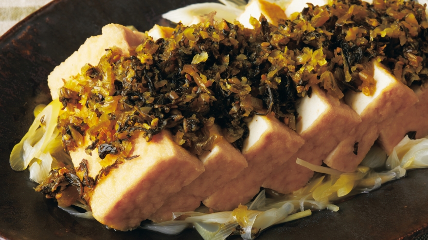 厚揚げとねぎの高菜蒸し