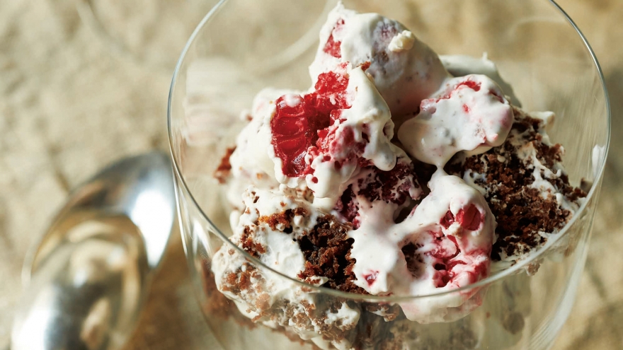 ラズベリーチョコレートトライフル