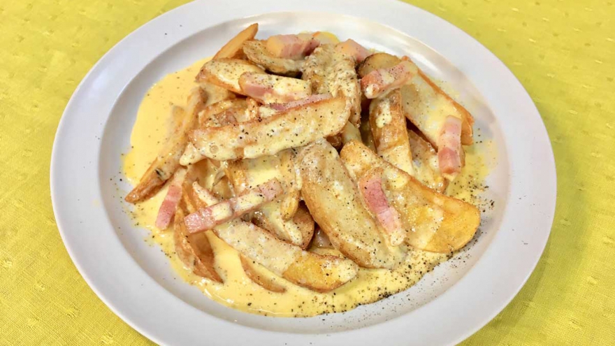 温泉卵のポテトカルボナーラ