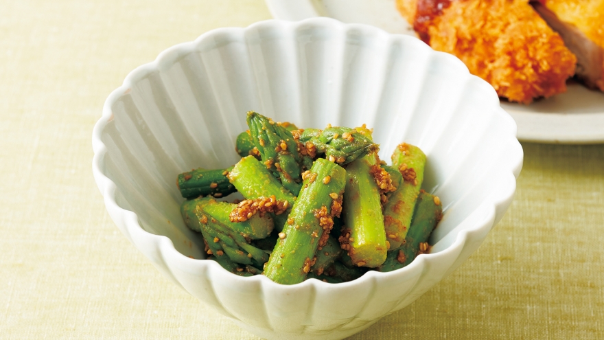 アスパラガスのごまあえ