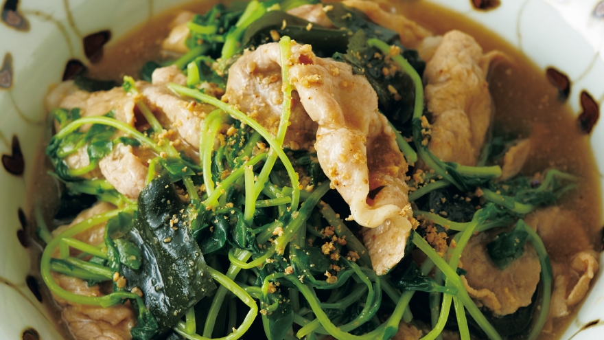 豚肉、わかめ、豆苗のごま煮