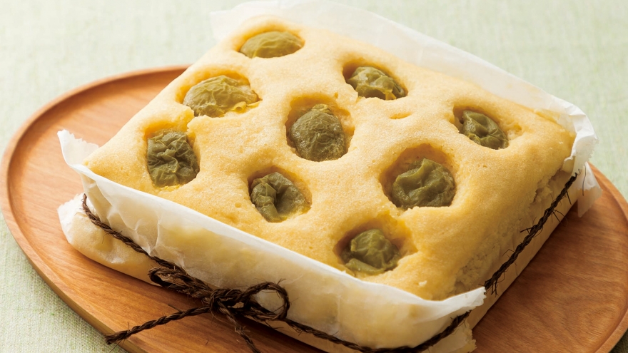 青梅の蒸しケーキ