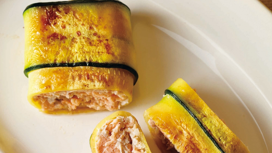 さけと鶏ひき肉のズッキーニロール