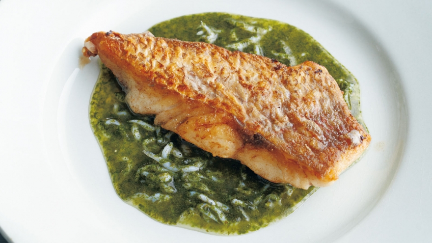 たいのソテー のりしらすソース