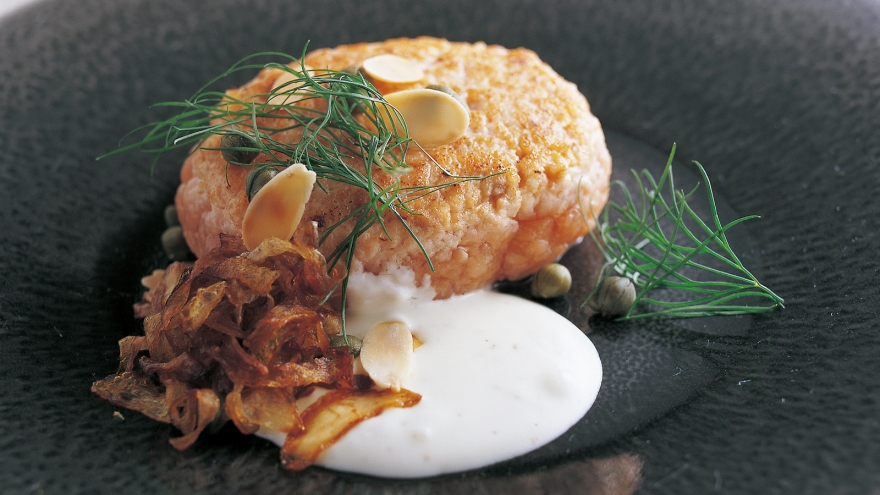 サーモンタルタルの レアバーグ