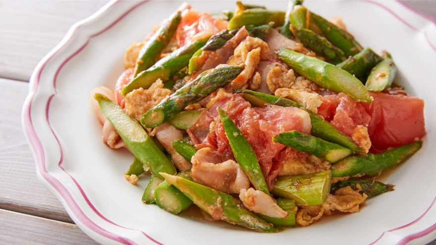 アスパラとベーコンの生姜焼き