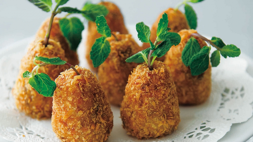 洋梨形のコロッケ