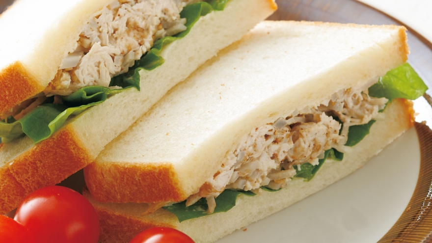 新ごぼうチキンサンド