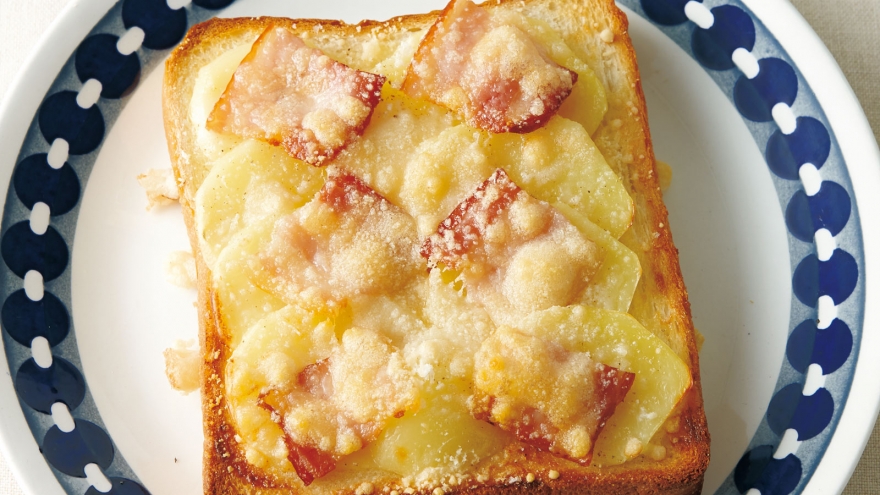 新じゃがベーコントースト