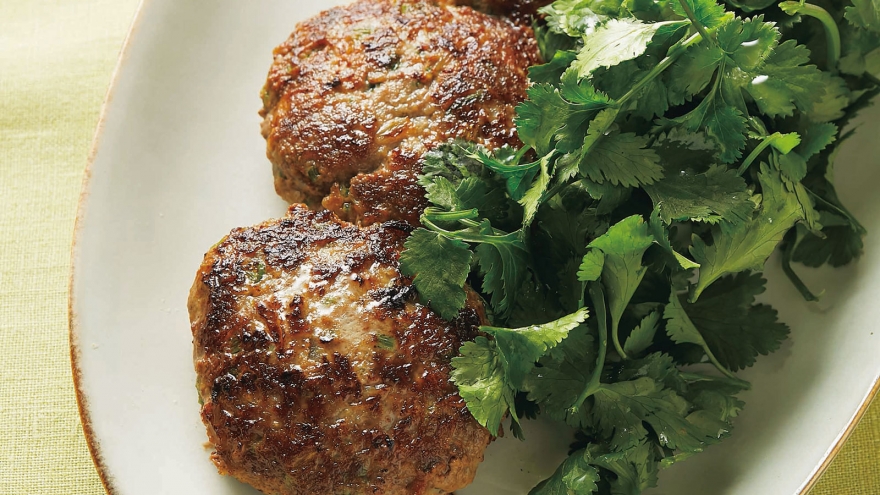 たっぷりパクチーバーグ