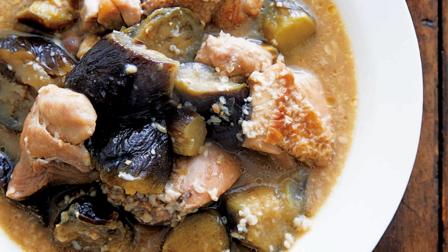 なすと鶏肉の甘酒みそ煮