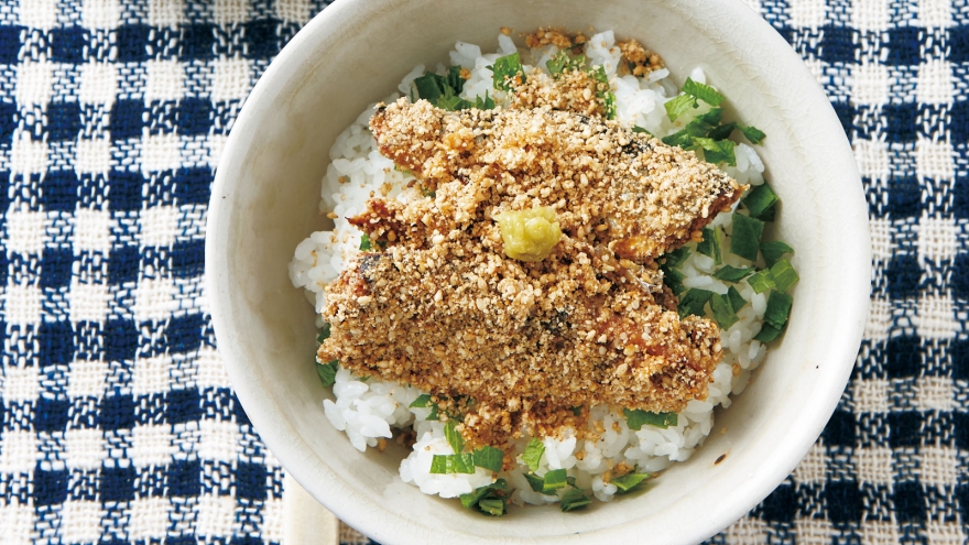 さんま缶のごまあえ丼
